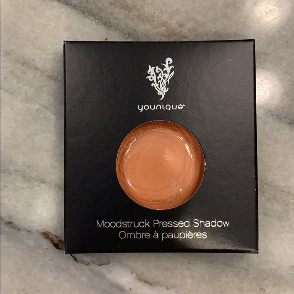 Younique Moodstruck Pressed Shadow -Witty